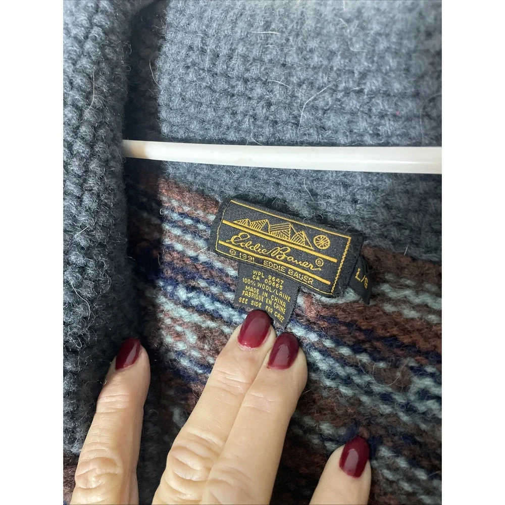 Vtg Eddie Bauer Cardigan Sweater Cowhichan Dog Theme Wool / Laine Blend Button - Picture 5 of 8